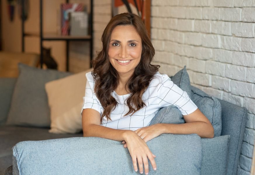 Flávia Iriarte estreia no romance após formar mais de 8 mil escritores no Brasil