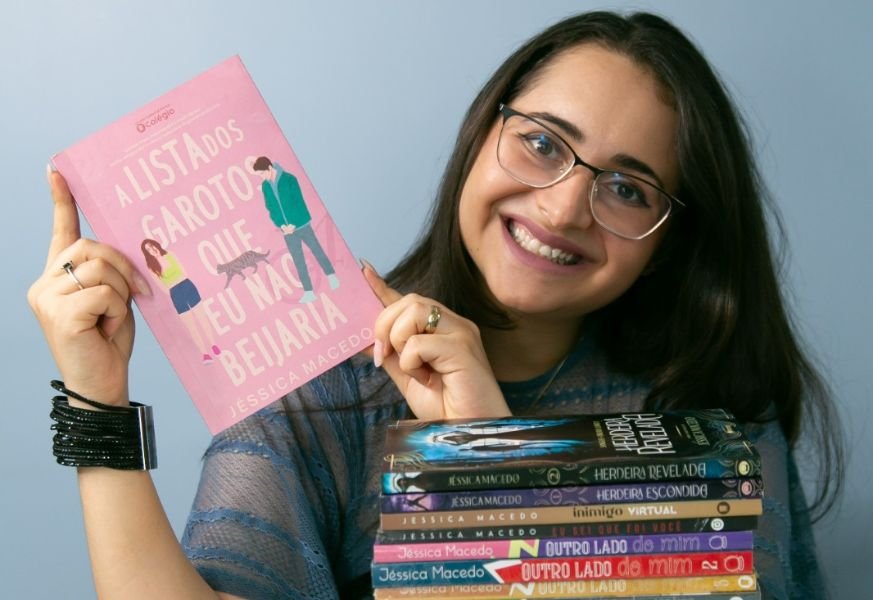 Jéssica Macedo equilibra maternidade, literatura e streaming em nova fase da carreira