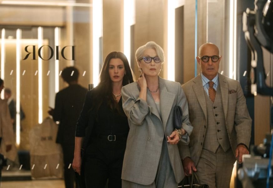 O Diabo Veste Prada 2 revela bastidores, figurinos gigantes e nova fase da Runway